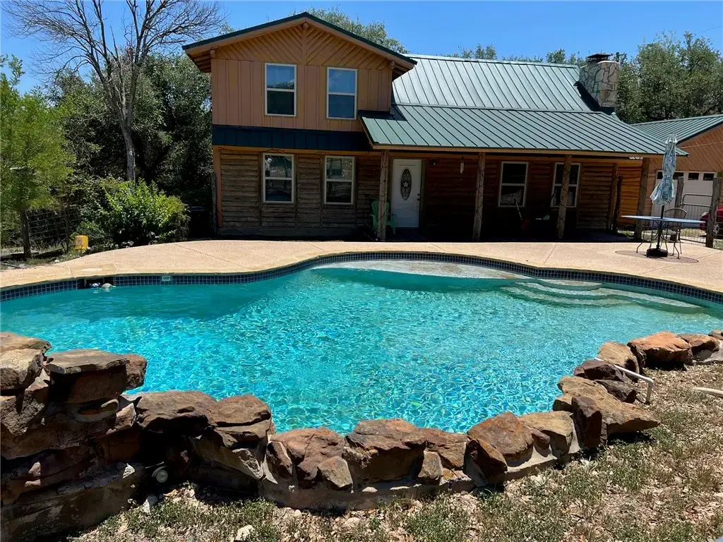 1215 Agarita Drive, Fischer