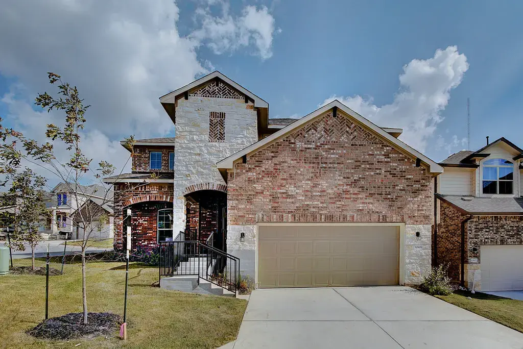 10809 Owyhee View, Austin