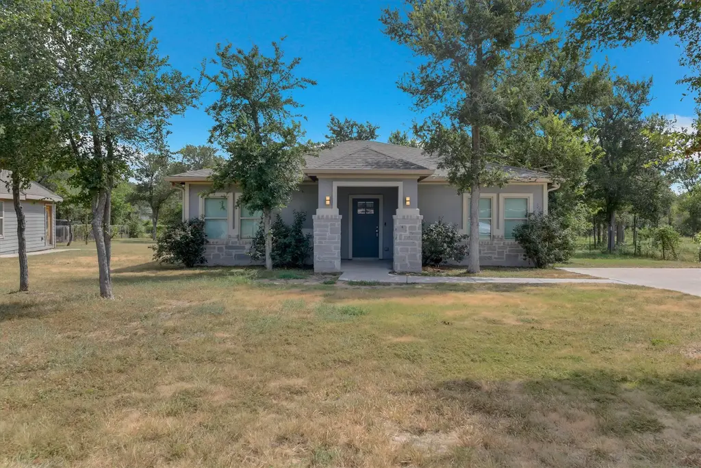159 La Fortuna Drive, Del Valle