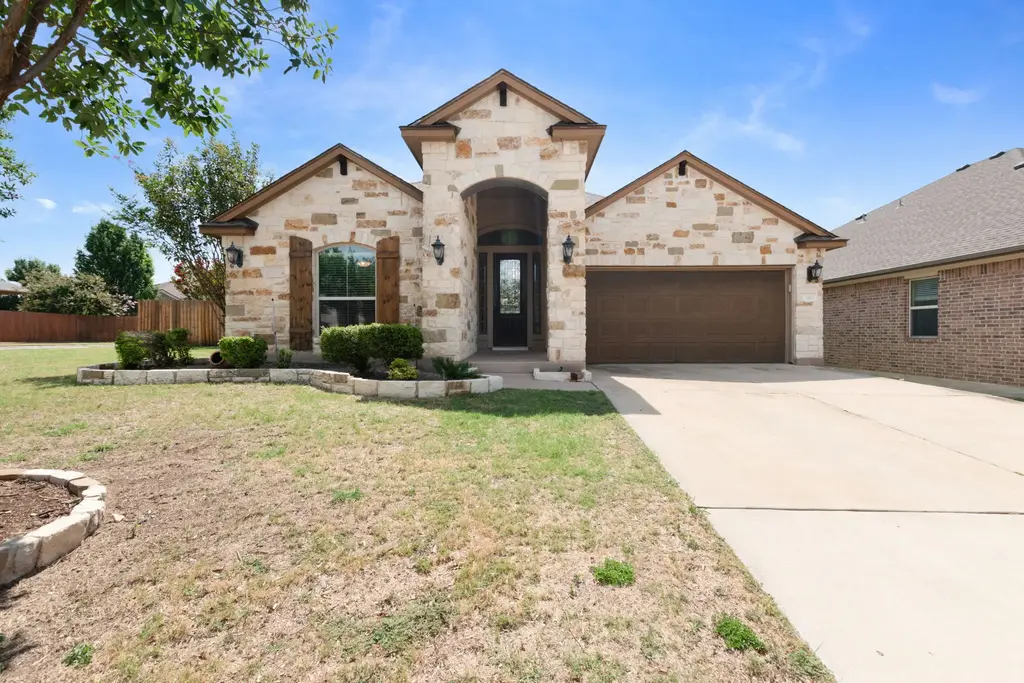 2412 Lyla Lane, Leander