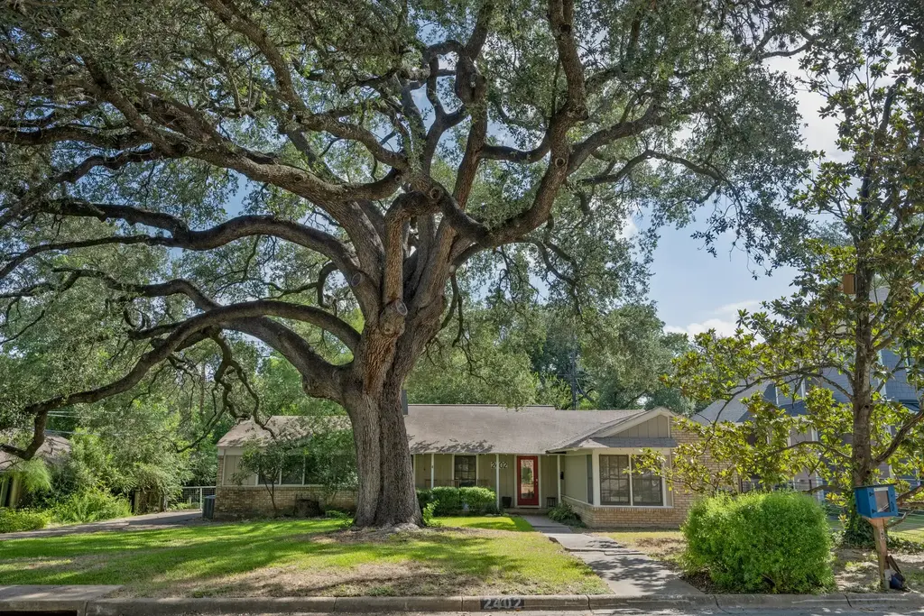 2402 Elmglen Drive, Austin