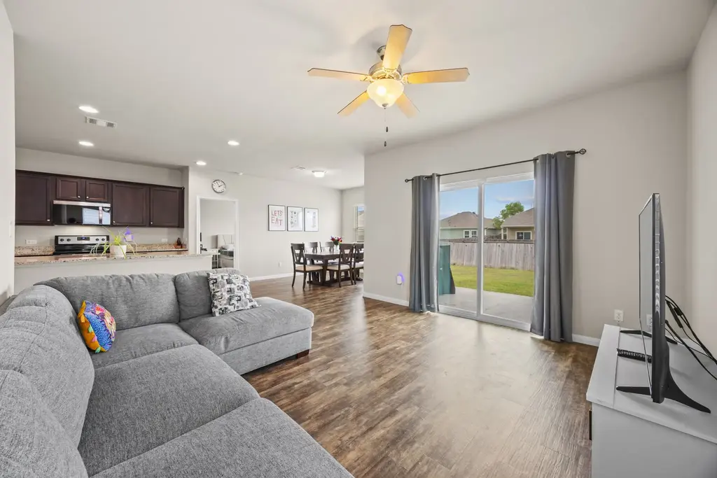 14009 Mark Christopher Way, Manor