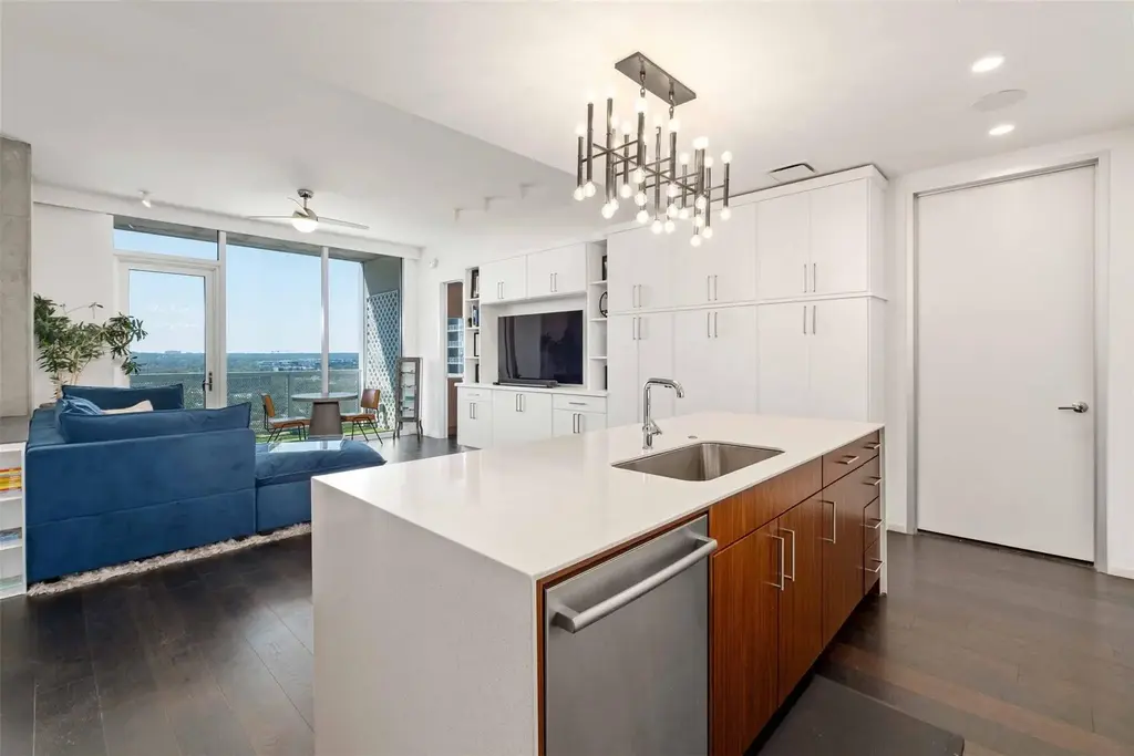 301 West Avenue 1807, Austin