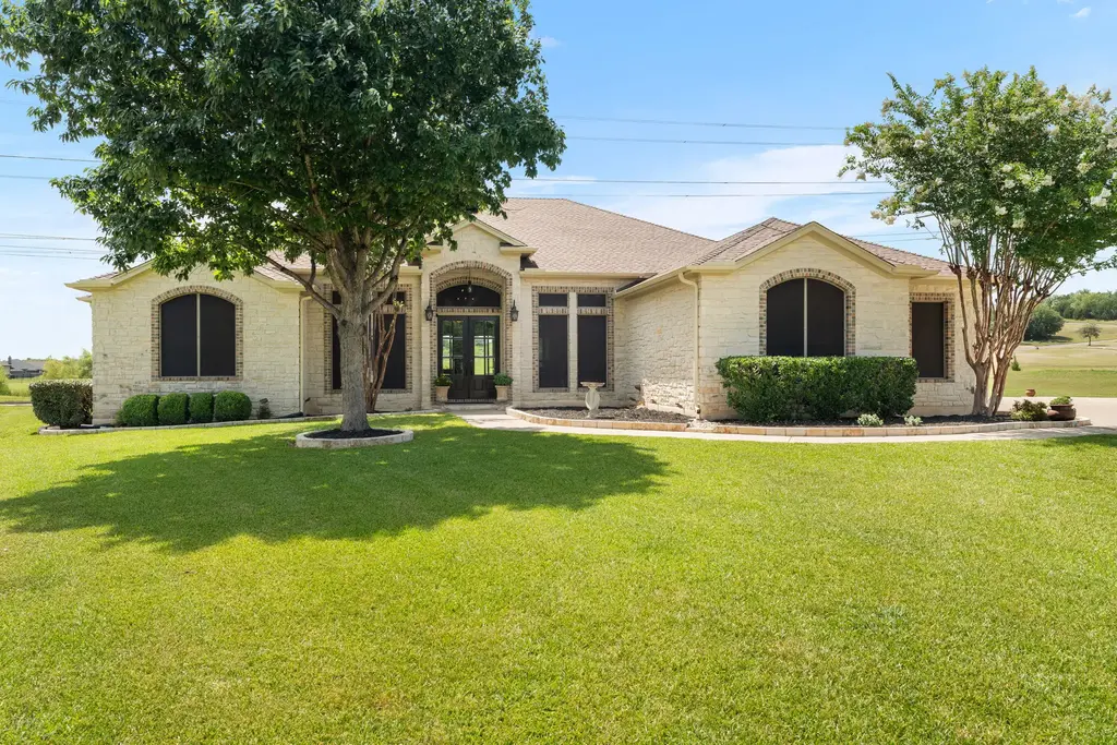 1352 Walker Circle, Salado