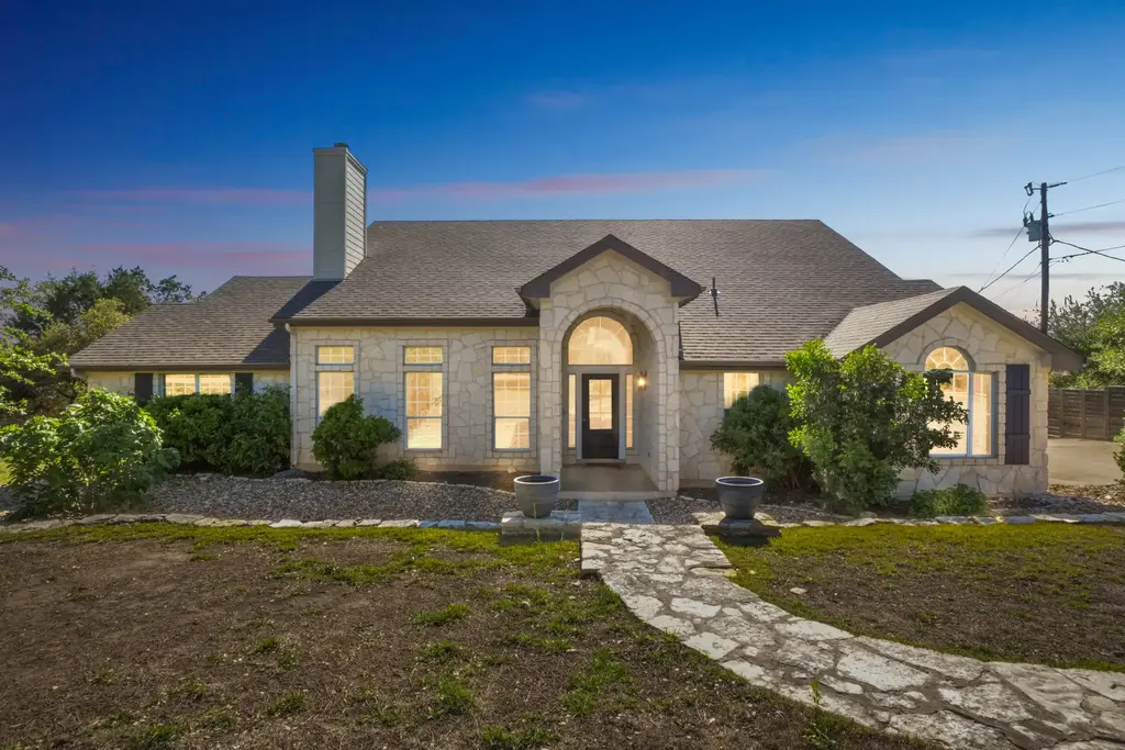 13624 Trautwein Road, Austin