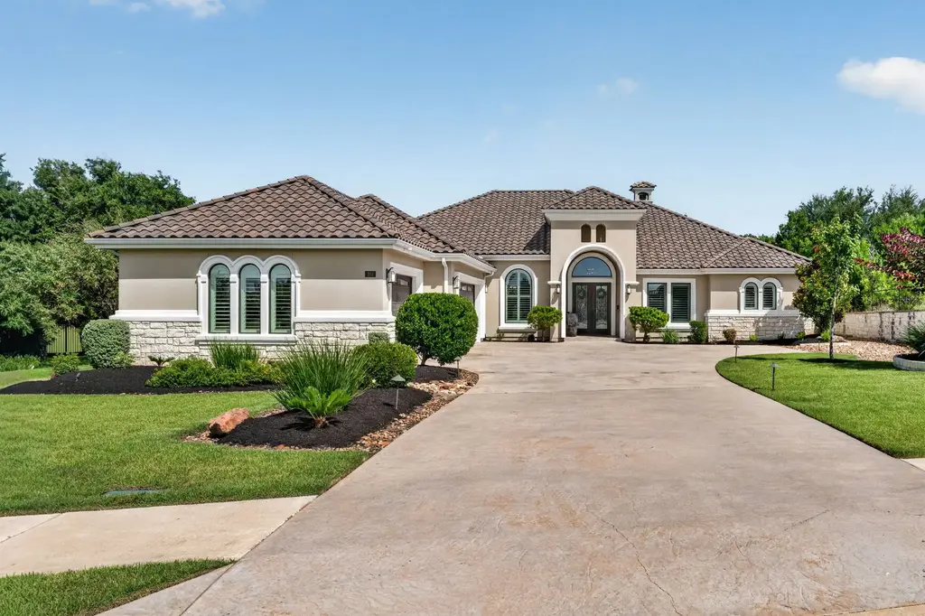 203 Golden Bear Drive, Austin