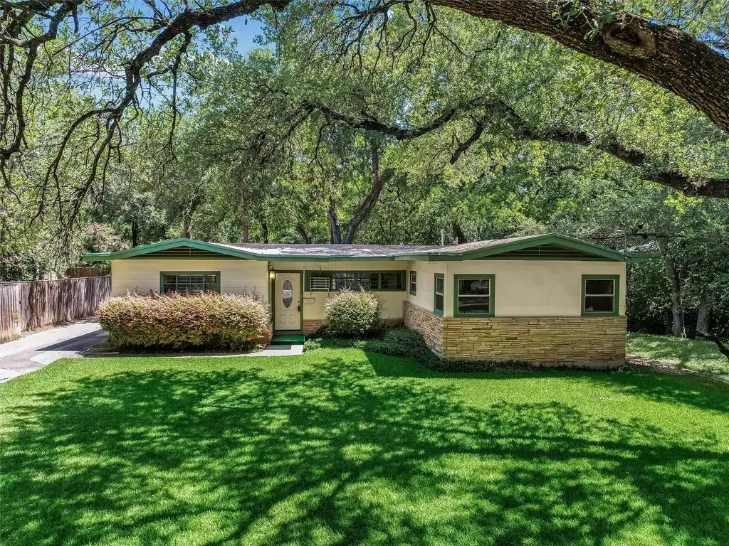 2004 Griswold Lane, Austin