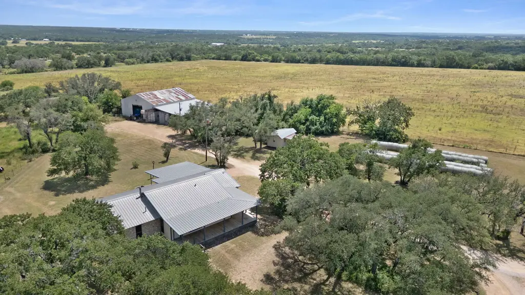 12347 County Road 200, Bertram
