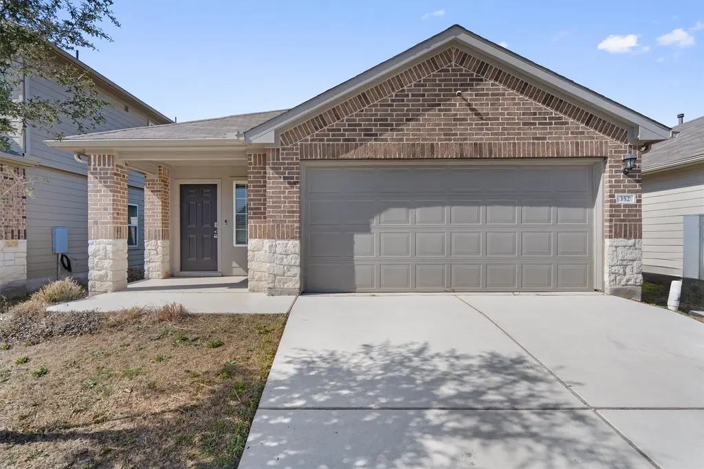 352 Sickle Loop, Uhland