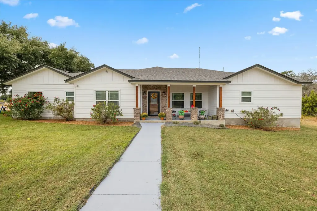 1090 County Road 334, Burnet