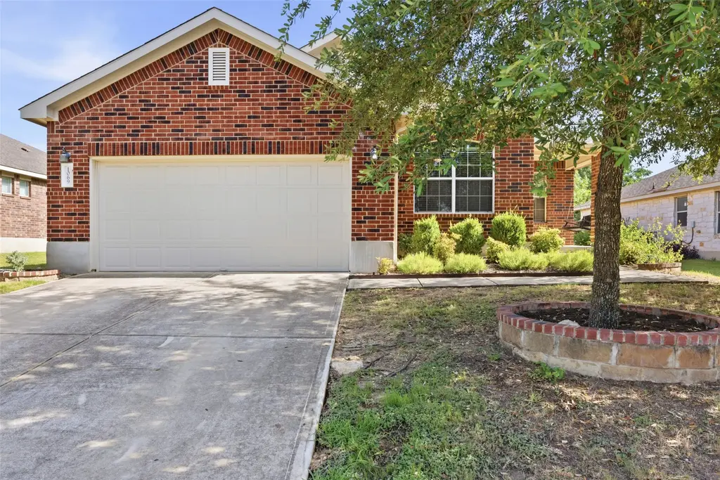 1069 Talley Loop, Buda