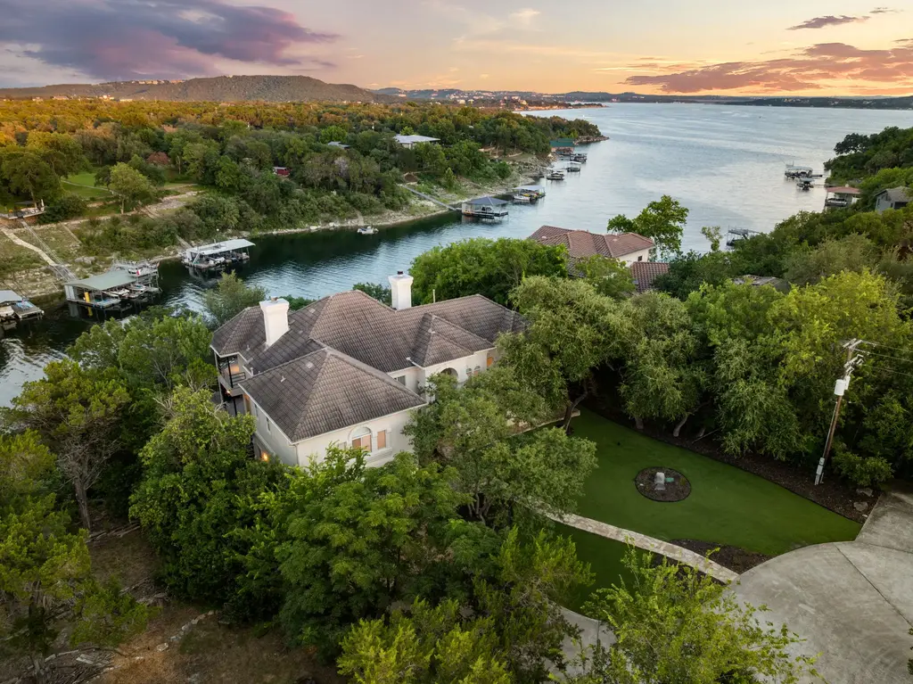 15747 Booth Circle, Volente