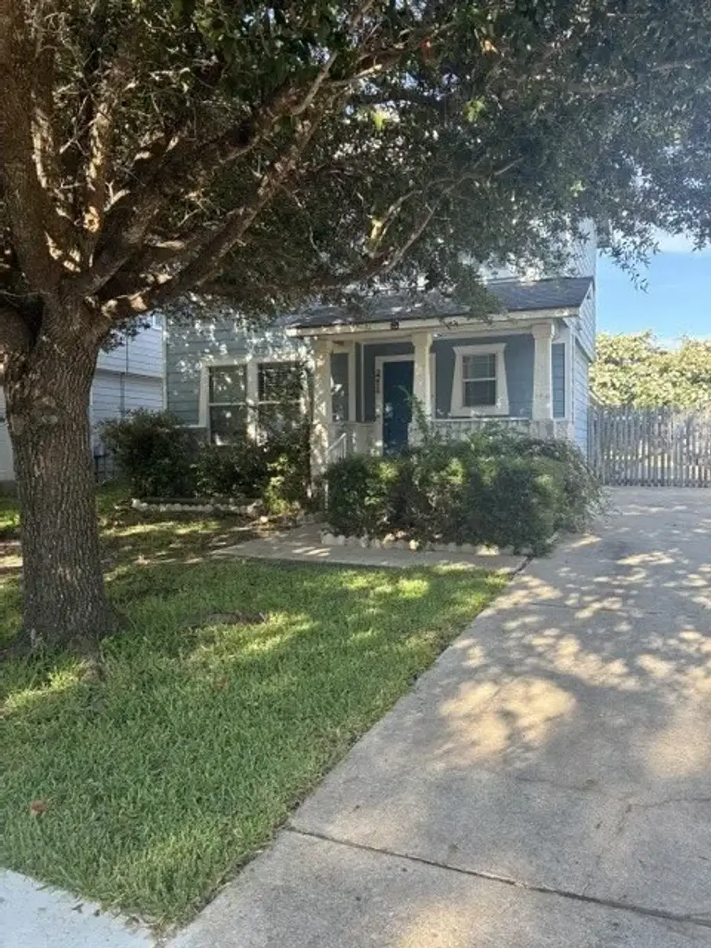 2216 Bluffstone Drive, Round Rock