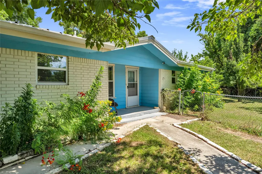 505 Chisum Trail, Burnet