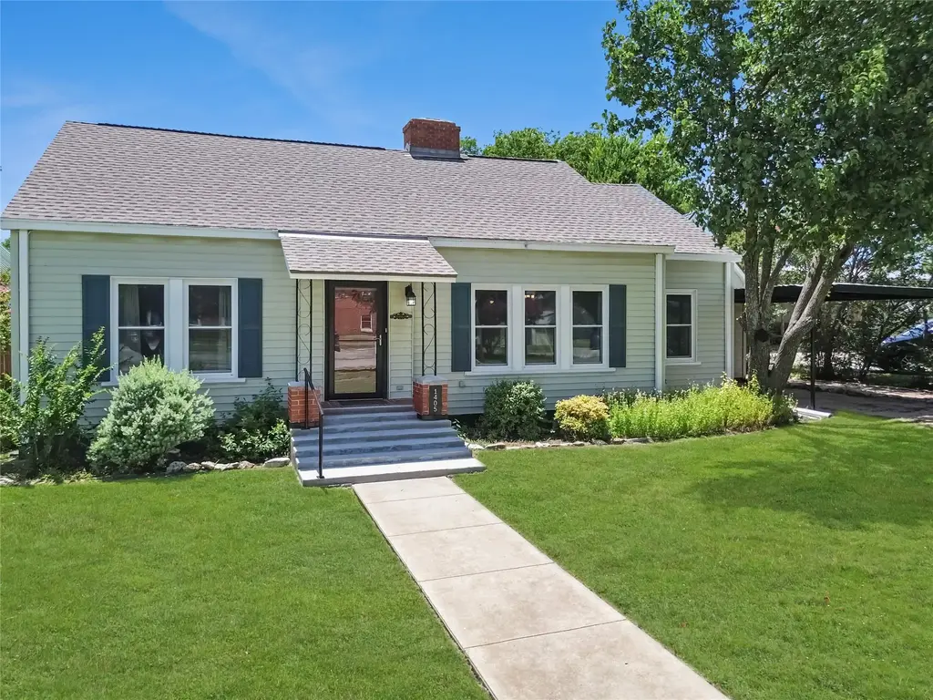 1405 Parker Street, Goldthwaite
