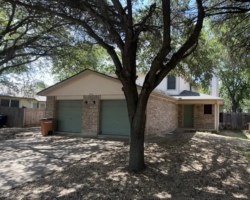 2906 Kestrel Drive B, Austin