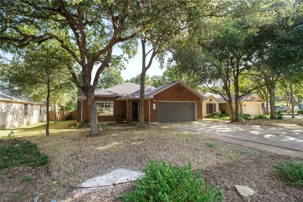1005 Haleys Way Drive, Buda