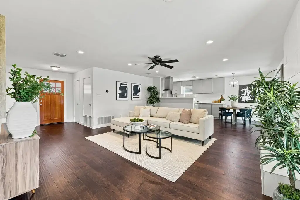 5611 Porsche Lane, Austin