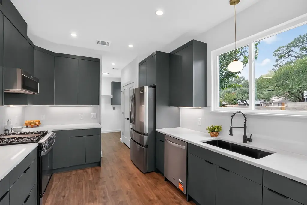 4200 Valley View Road B, Austin