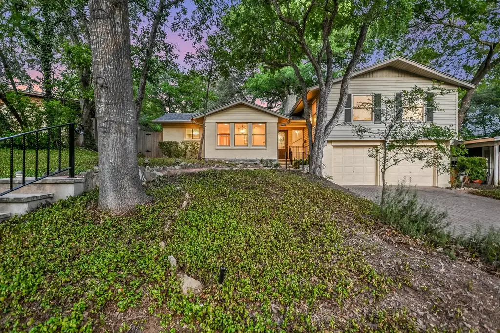 1113 Bluebonnet Lane, Austin