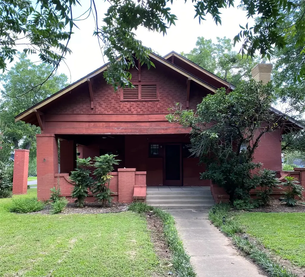 700 N Main Street, Elgin