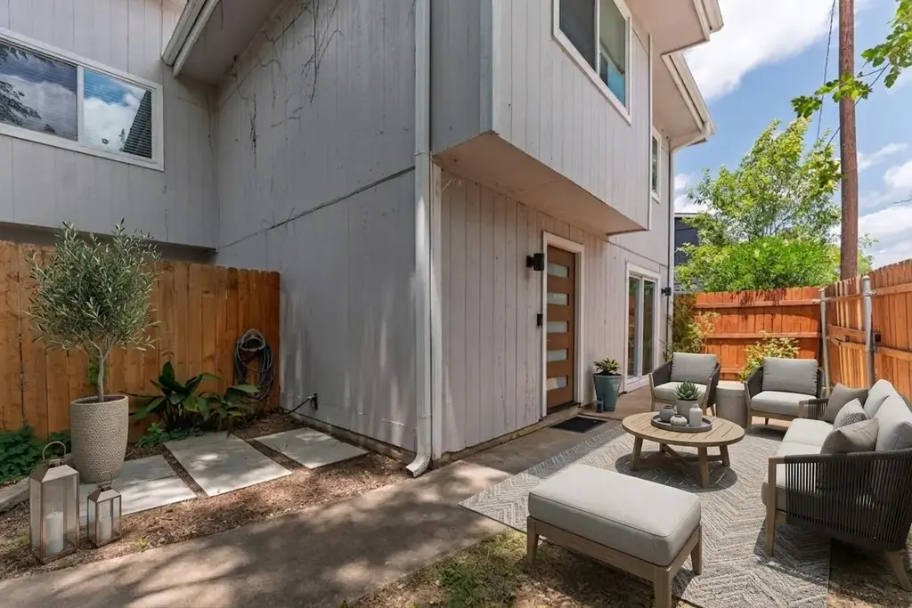 1208 Hollow Creek 105, Austin