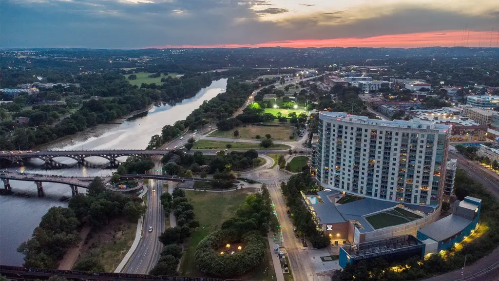 222 West Avenue 1808, Austin