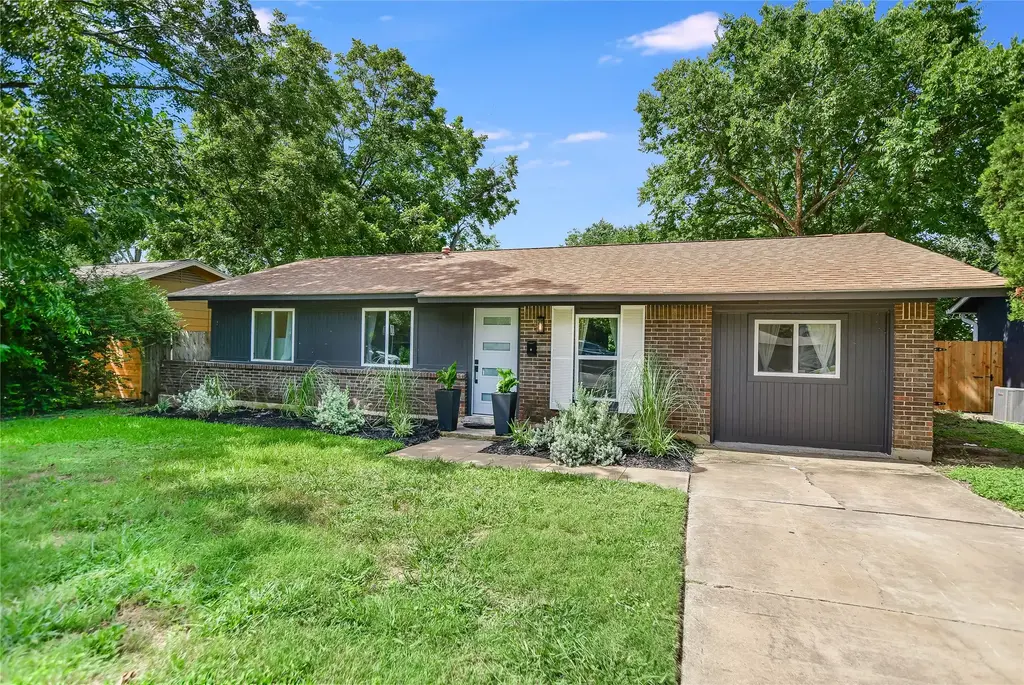 805 Eberhart Lane, Austin