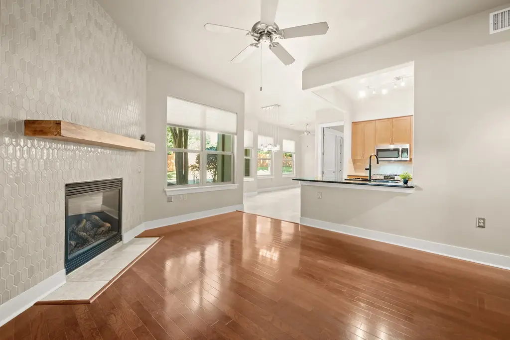 2216 Thornton Road 210, Austin