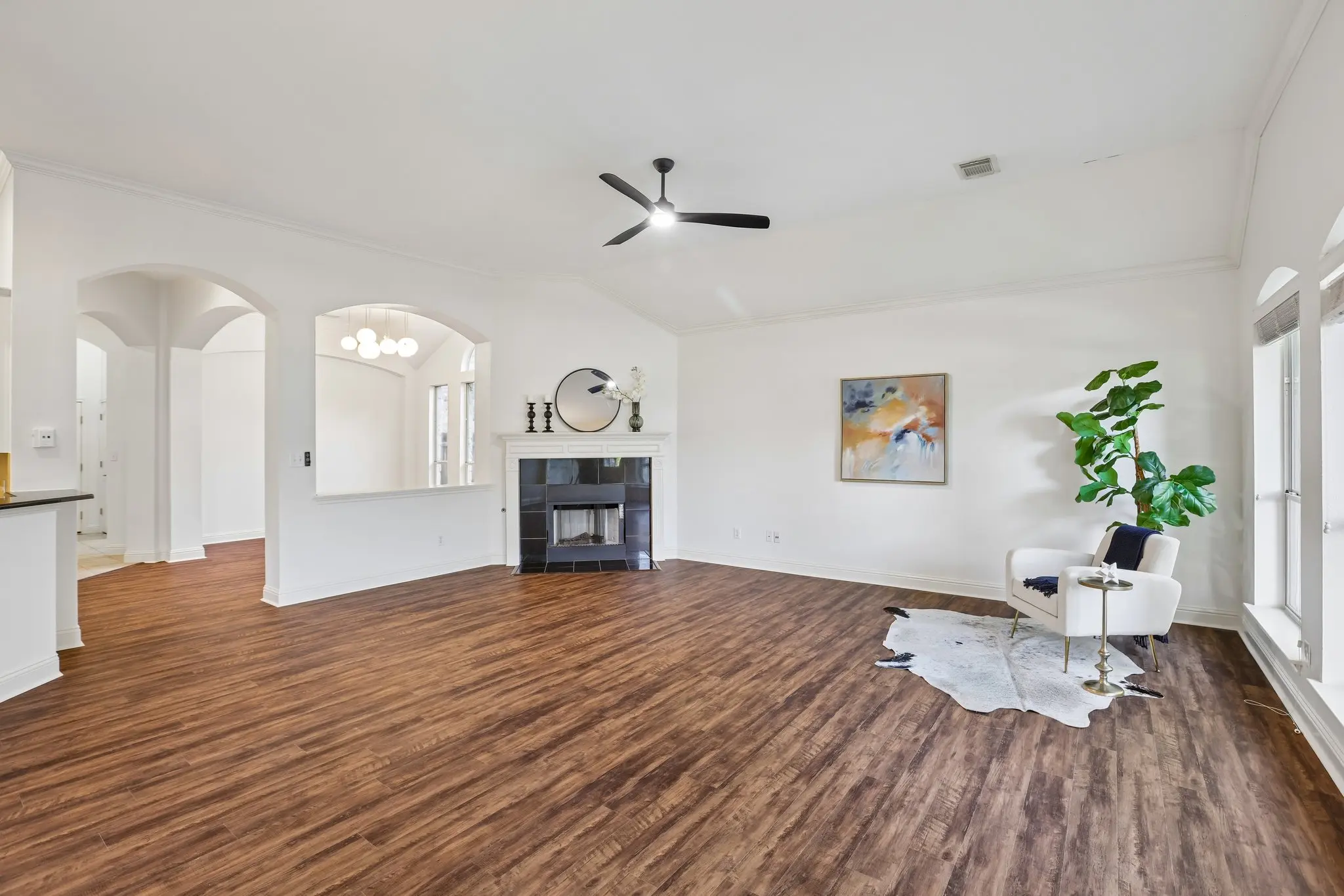 Photo of Listing #3356578