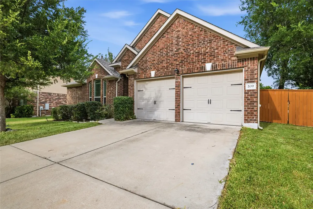 209 Monahans Drive, Georgetown