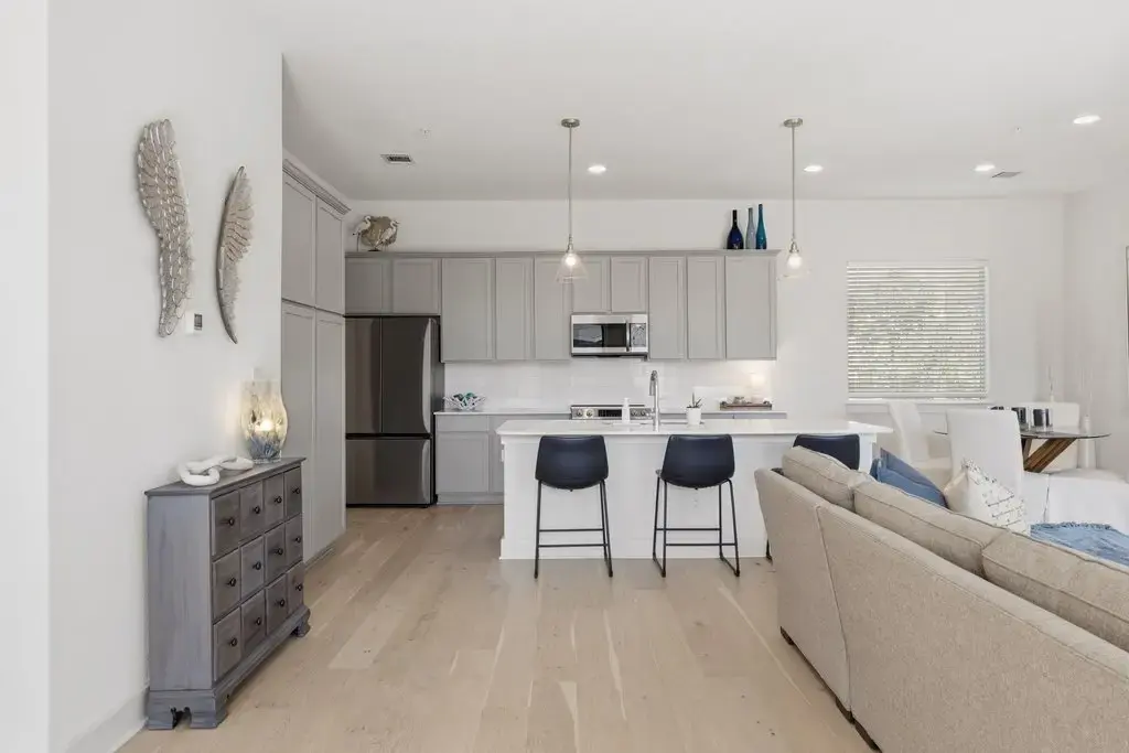 2050 Lohmans Spur Road 603, Lakeway