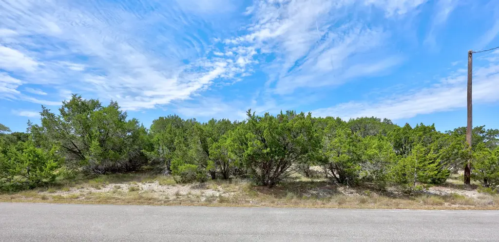 20801 Leaning Oak Drive, Lago Vista