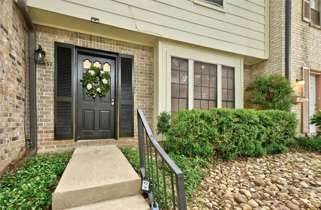 6637 Valleyside Road, Austin