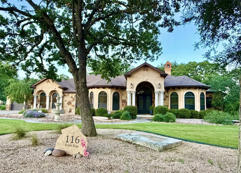 116 Roble Roja Drive, Georgetown
