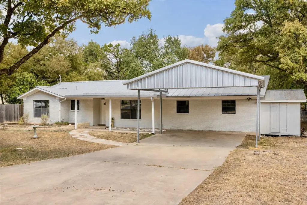1011 Serenada Drive, Georgetown