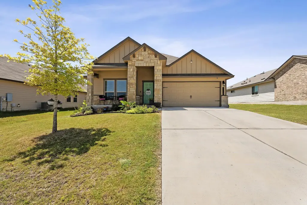 112 Pivot Drive, Taylor