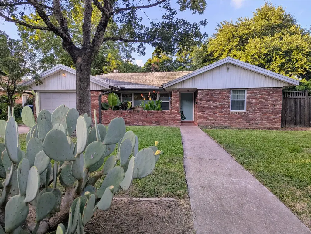 1610 Larkwood Drive, Austin