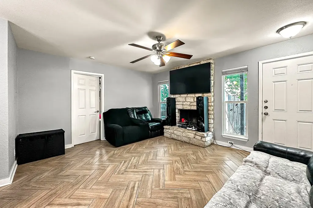 700 Misty Morning Way, Round Rock