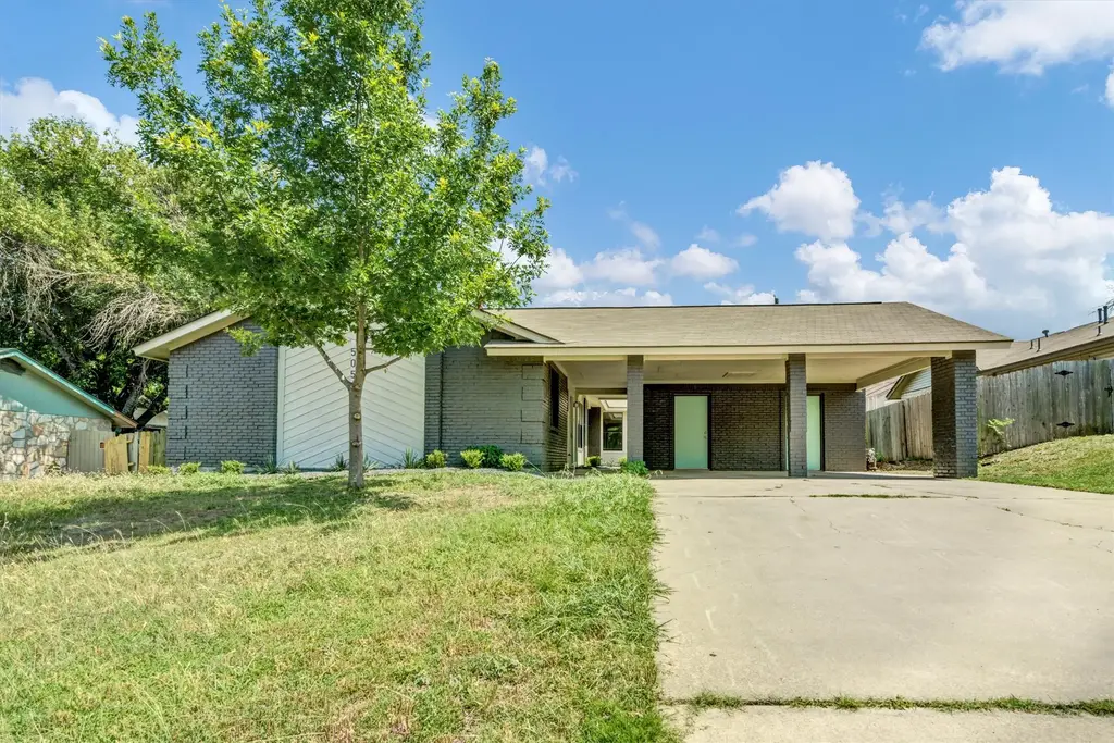 505 Old West Drive B, Round Rock