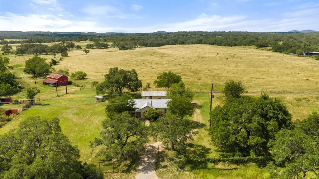 3310 Ranch Road 165, Blanco