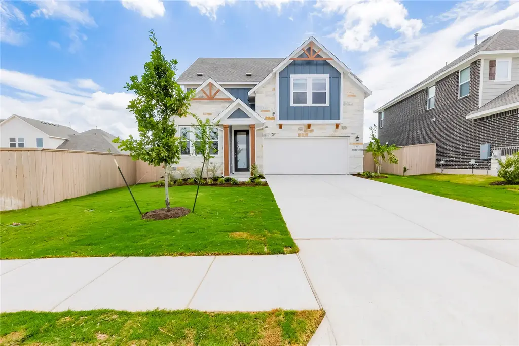 133 Silverleaf Spur, Bastrop