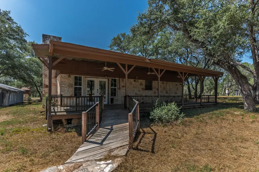 122 Winding Creek Road, Spicewood