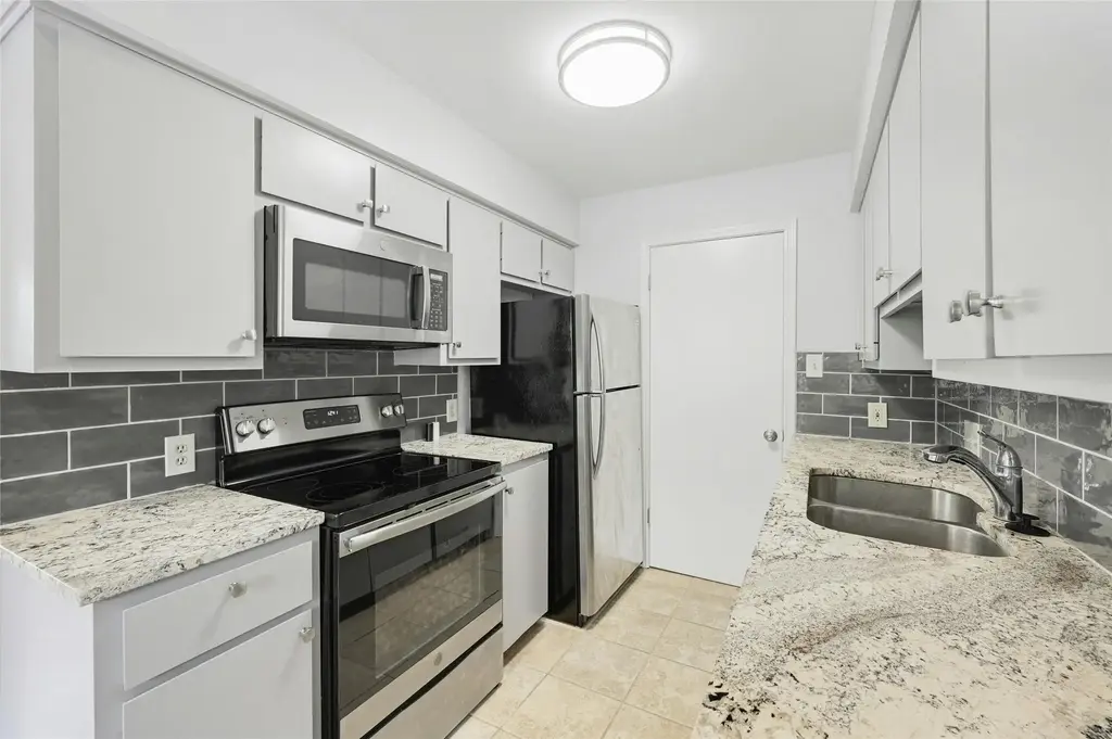 9226 Jollyville Road 221, Austin