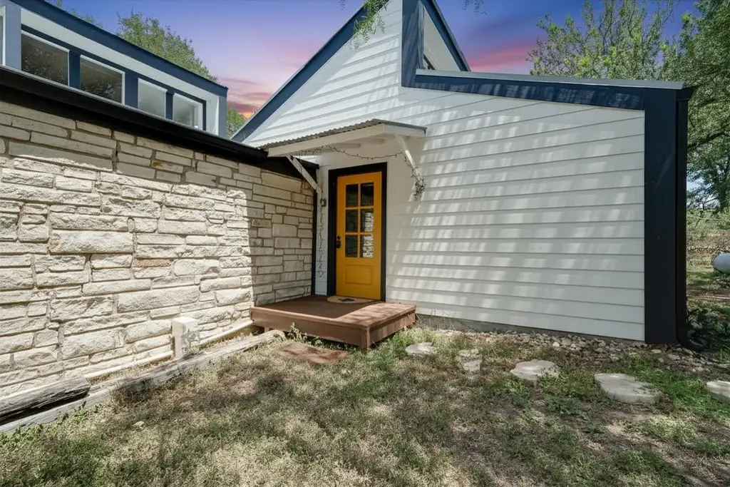 150 Lakeview Drive, Del Valle
