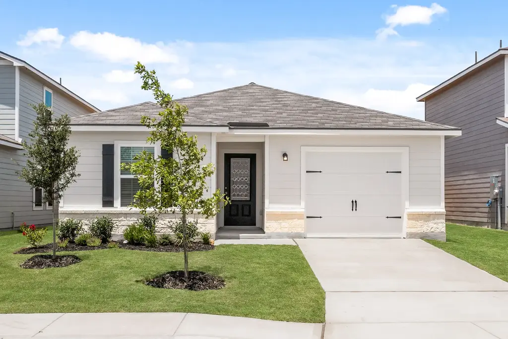 354 Low Pasture Trail, Maxwell