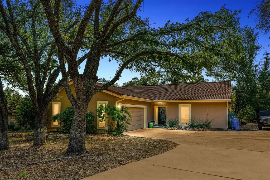 1613 Flint Court, Lakeway