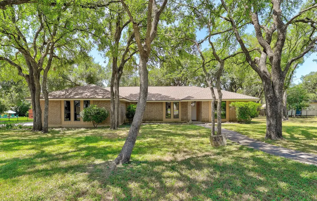 307 Las Plumas Drive, Georgetown