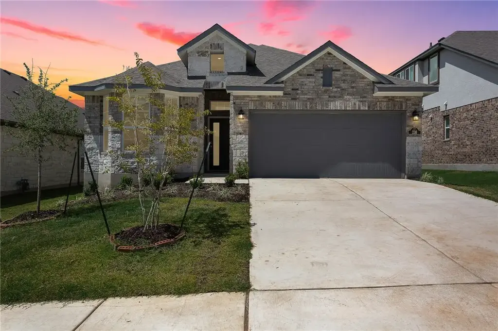 216 Upland Drive, Georgetown
