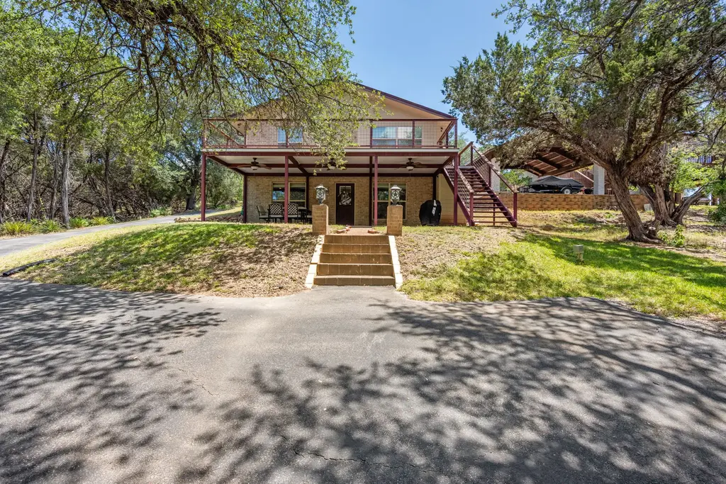 1105 Edgewater Drive, Spicewood